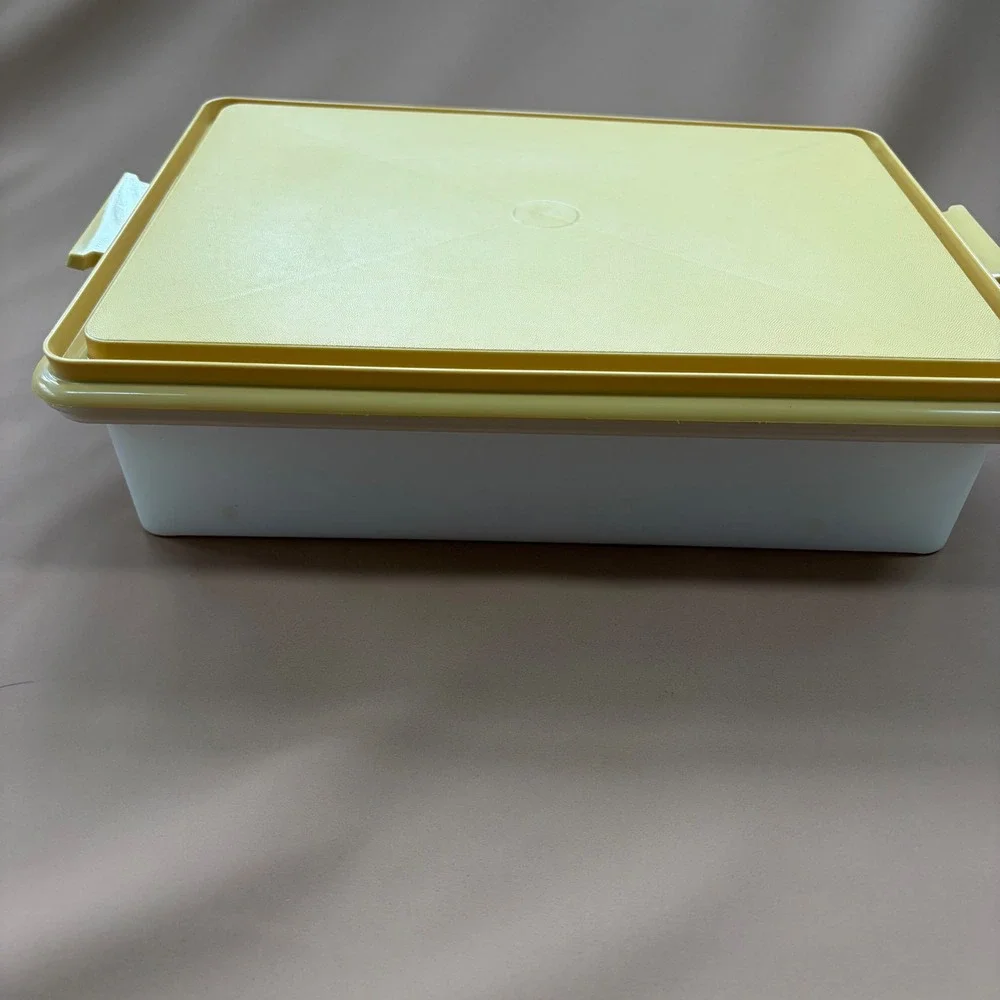 Vintage‎ Tupperware Harvest Gold Rectangular Cake Taker Carrier 622-3 Sheer Lid